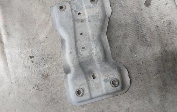 Ford Kuga I Other under body part 
