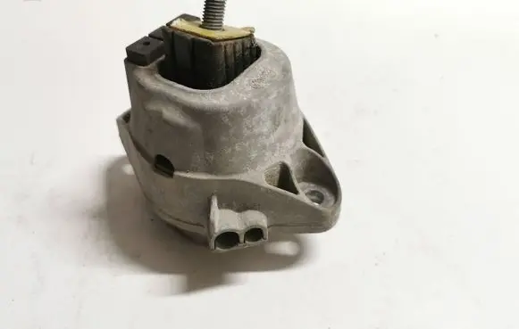 Chevrolet Camaro Engine mount bracket P23340395
