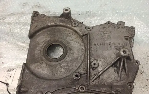 Mercedes-Benz E W212 Timing belt guard (cover) A6420150901