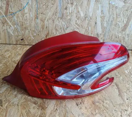 Peugeot 208 I Rear/tail lights 