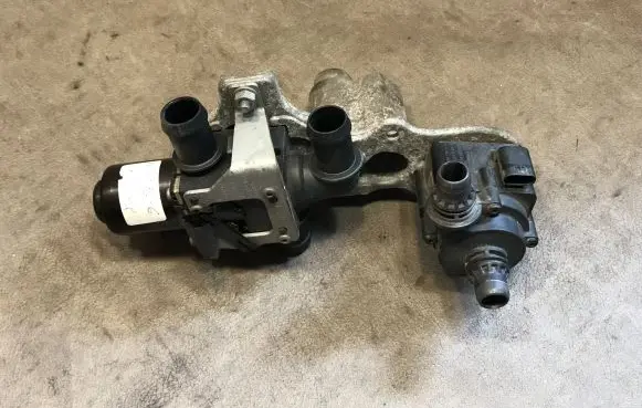 BMW 5 F10 F11 Electric auxiliary coolant/water pump 8511748