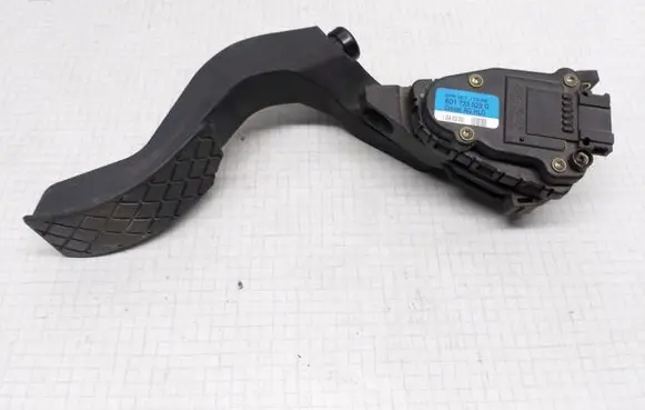 Audi A6 S6 C5 4B Accelerator throttle pedal 8D1723523G 6PV00777006