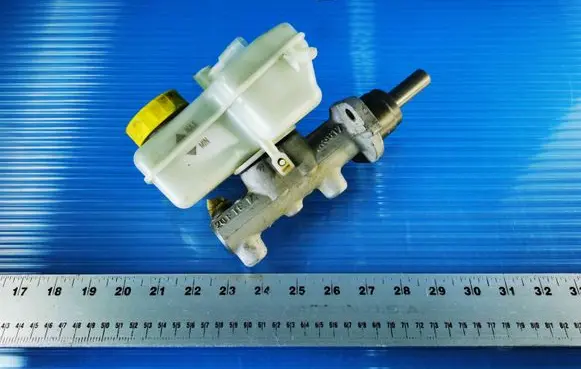 Skoda Fabia Mk2 (5J) Master brake cylinder 20FTE1 X5617