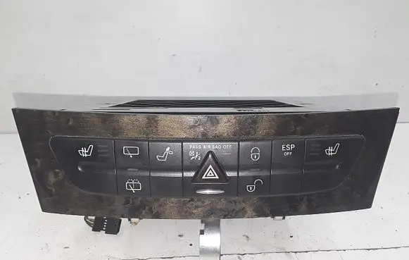 Mercedes-Benz E W211 Hazard light switch A2116800552
