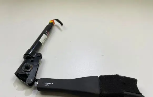 Opel Mokka X Front seatbelt buckle