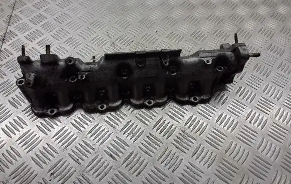 Toyota Avensis Verso Intake manifold