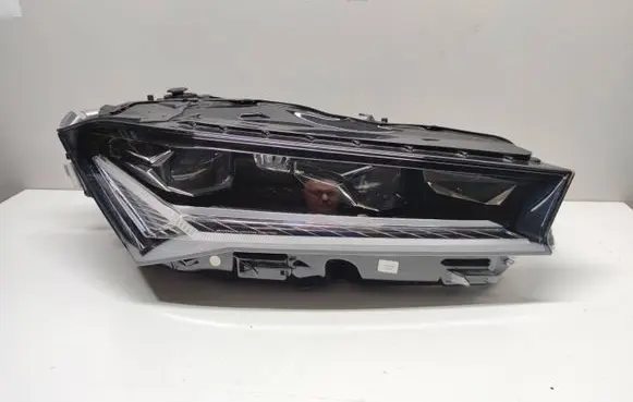 Skoda Superb B9 Headlight/headlamp 3P1941016A