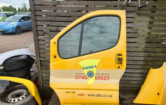 Opel Vivaro Front door