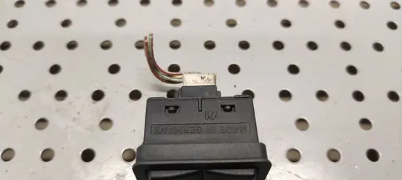BMW 5 E39 Electric window control switch 8368974