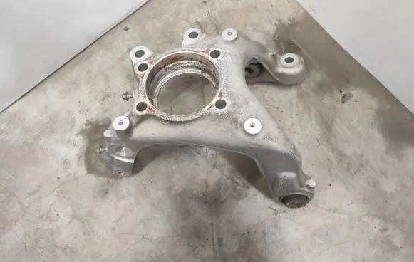 Ford Explorer VI Rear wheel hub LB5C5B759AB