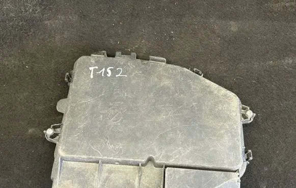 Mercedes-Benz A W177 Fuse box cover A2475409500 A2475407800