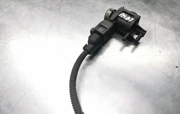 Audi A4 S4 B7 8E 8H Turbo solenoid valve 1J0906283C