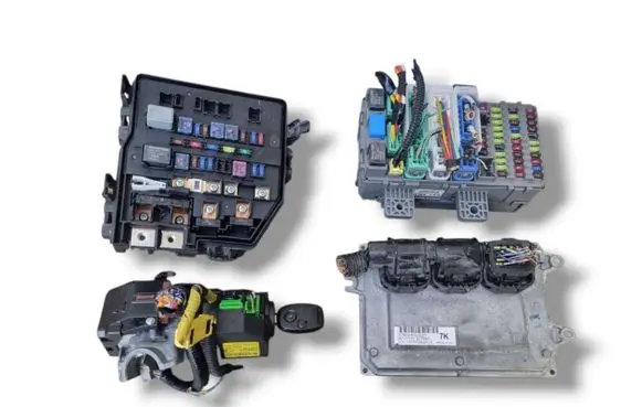 Honda Civic Engine ECU kit and lock set 37820-RSJ-E01