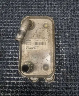 Volvo V70 Engine oil radiator L3614004 40557 31201911