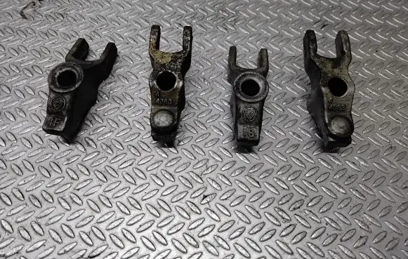 Opel Insignia A Fuel Injector clamp holder 4763