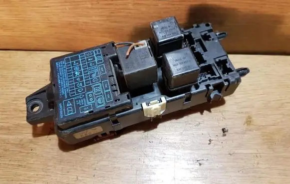 Mitsubishi Carisma Fuse box set