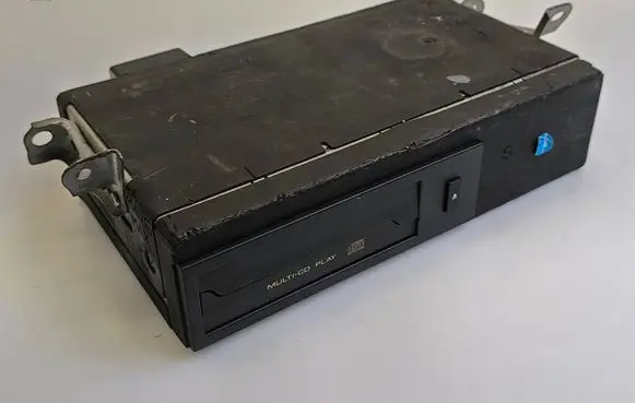 Lexus RX 300 CD/DVD changer 8627048020 SE015715 CDXM90B6ZT