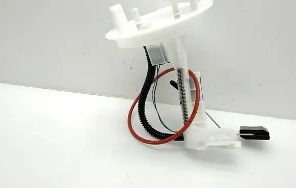 Mercedes-Benz C W204 Fuel level sensor A2044700694 1582881014