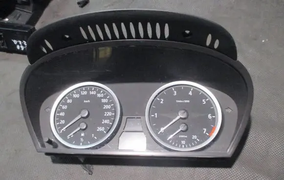 BMW 5 E60 E61 Speedometer (instrument cluster) 6945625 110080213 213220008863