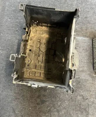 Battery tray