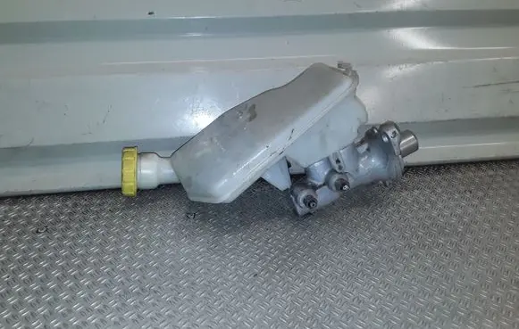 Peugeot 207 Master brake cylinder