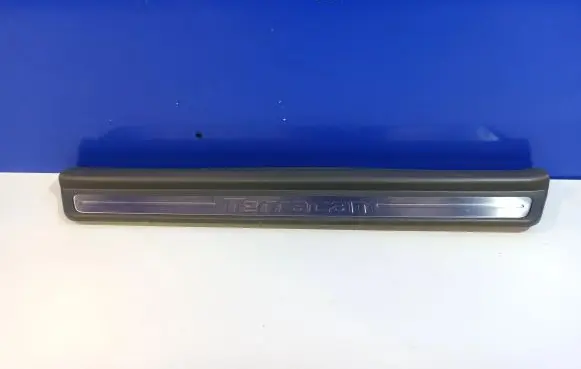 Hyundai Terracan Side skirt rear trim 84250H1002