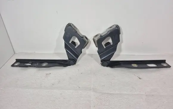 Audi A4 S4 B8 8K Engine bonnet/hood hinges 8K0823302B 8K0823301B
