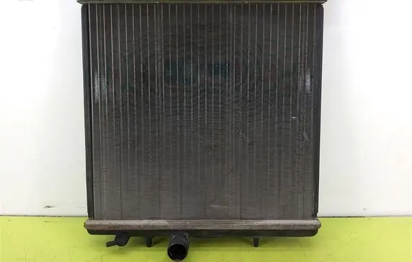Peugeot 206 Coolant radiator