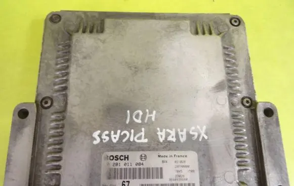 Citroen Xsara Picasso Engine control unit/module 0281011084 9647693180