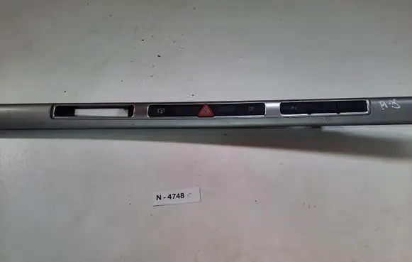 Audi A8 S8 D3 4E Hazard light switch 