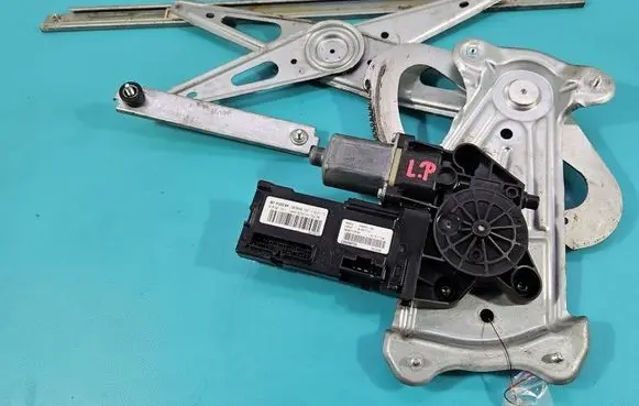 Renault Fluence Front door window regulator with motor 807312028R IMPRK1581684