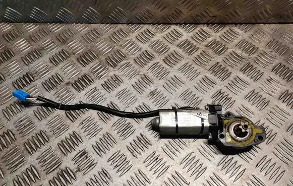 Mercedes-Benz E W211 Seat adjustment motor A2118202642 2118202642