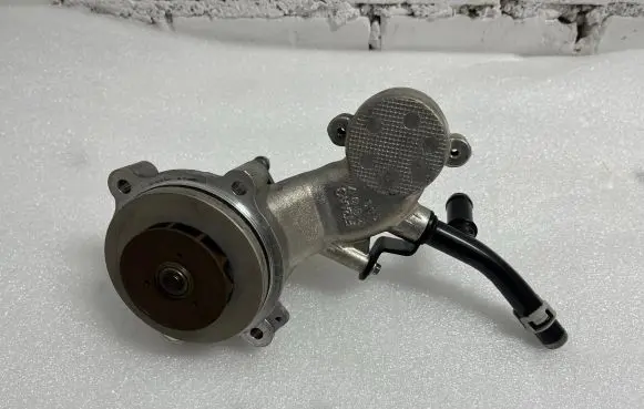 Ford Mustang VI Water pump BR3E8505DC BR3E18663C BR3E8505