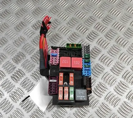 Mercedes-Benz C W205 Fuse module 58HJ16F06 A2139068701