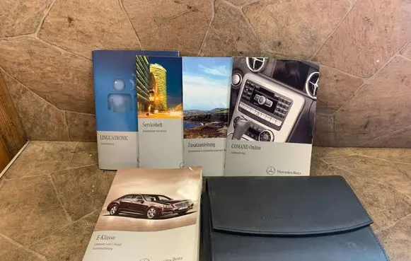 Mercedes-Benz E W212 User manual 