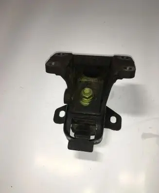 Toyota Hilux (AN10, AN20, AN30) Engine mount bracket 123610L030