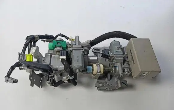 Infiniti Q70 Y51 Steering wheel axle