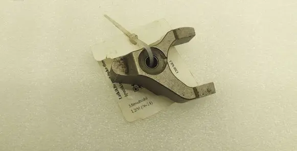 Mitsubishi L200 Fuel Injector clamp holder