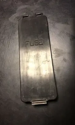 Volvo 850 Fuse box cover 9162152
