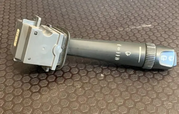 Volvo XC90 Wiper control stalk 8691545