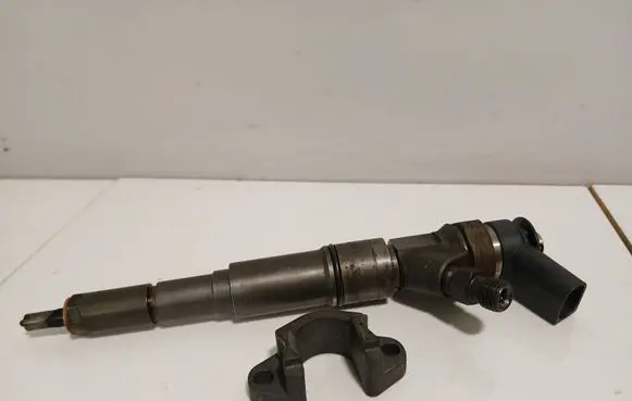 Fuel injector