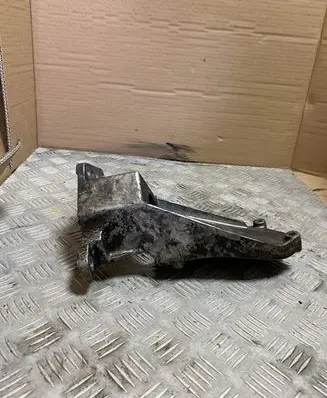 Volvo S60 Engine mounting bracket 31370633