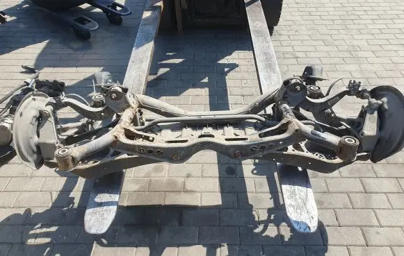 Volkswagen PASSAT B7 Rear subframe 