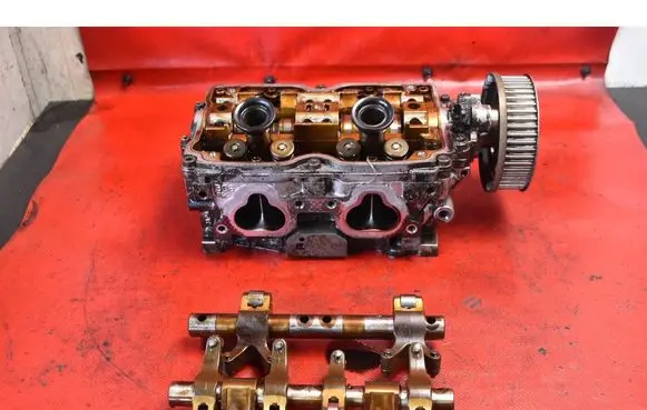 Subaru Forester SG Engine head 