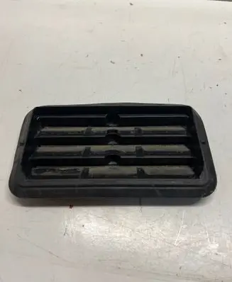 Chrysler Pacifica Quarter panel pressure vent 68170766AB
