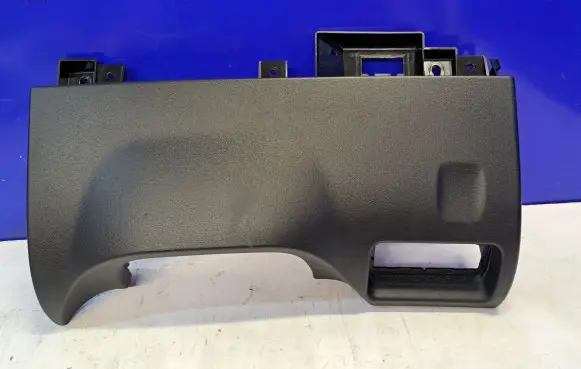 Dashboard glove box trim