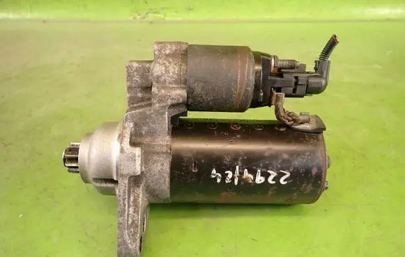 Volkswagen Golf V Starter motor