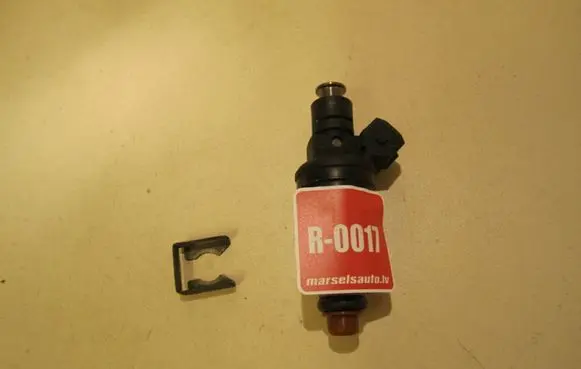 Audi A4 S4 B5 8D Fuel injector 058133551A