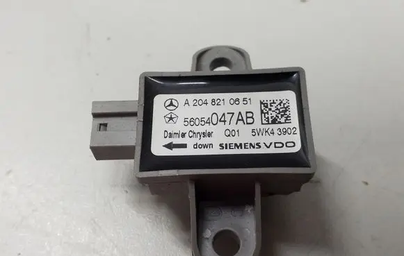 Chrysler Grand Voyager V Airbag deployment crash/impact sensor 56054047AB A2048210651