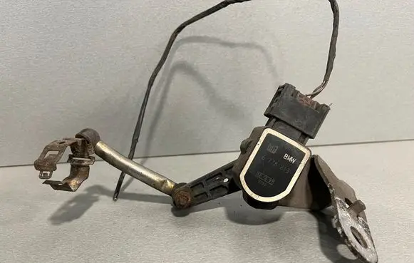 BMW 3 E92 E93 Headlight/headlamp level sensor 6778813